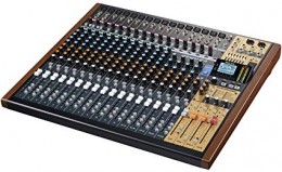 TASCAM Model 24 аналоговый микшер-рекордер, 24 канала, 7-полосный эквазайзер, 24-трековый рекордер, поддержка карт SD, аудиоинте