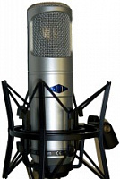 INVOTONE CM400L - профессиональный ламповый студийный конденсаторный микрофон, кейс, паук